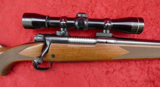 Winchester Model 70 Lt Weight 243 w/Leupold Scope