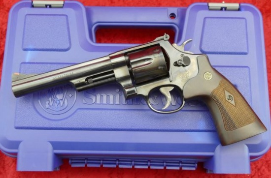 NIB Smith & Wesson Model 57-6 41 Magnum Revolver