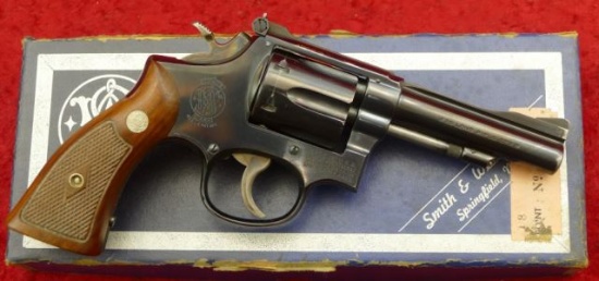 Smith & Wesson 22 Combat Masterpiece w/Box