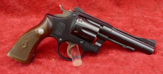 5 Screw Smith & Wesson 22 Revolver