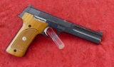 Smith & Wesson Model 422 22 Target Pistol