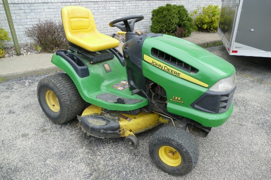 JD Lawn tractor