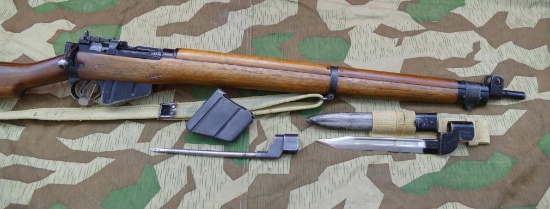 Matching British No 4 Military Rifle w/Bayonets