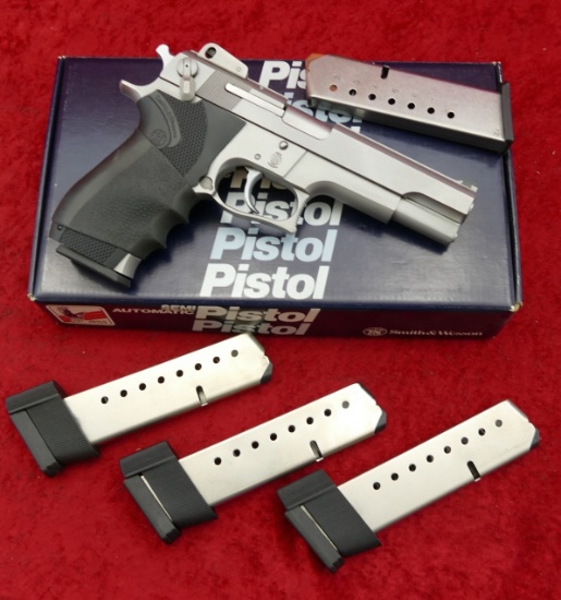 Smith & Wesson Model 4506 45 ACP Pistol