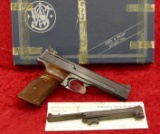 S&W Model 41 22 cal Target Pistol w/extra bbl