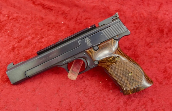 Smith & Wesson Model 41 22 cal Pistol (RM)