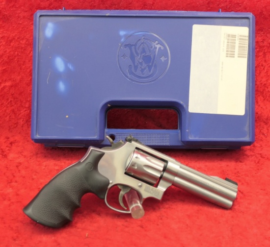 Smith & Wesson Model 617-4 10 Shot 22 cal Revolver