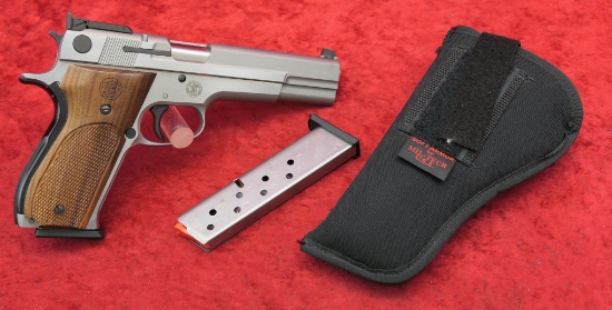 Smith & Wesson Performance Center 952-2 9mm Pistol