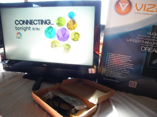 Entertainment=Vizo Tv, 37" , W/remote, Works, W/original Container.