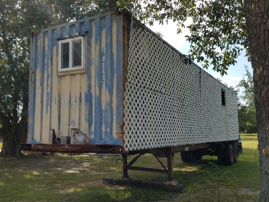 40' Container On Semi-Trailer