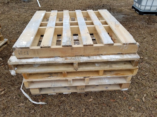 (5) Wooden Pallets