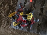 (4) Milwaukee Drills & (2) Dewalt Drills