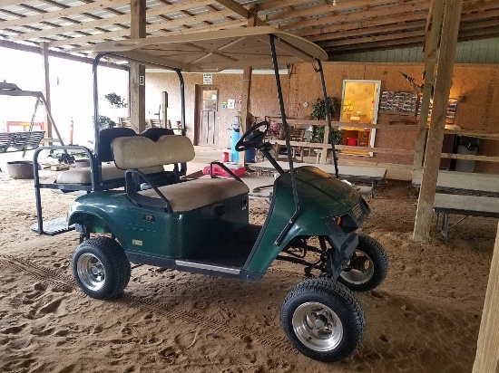 EZ-GO Golf Cart W/ 30 Amp Charger **RUNS**