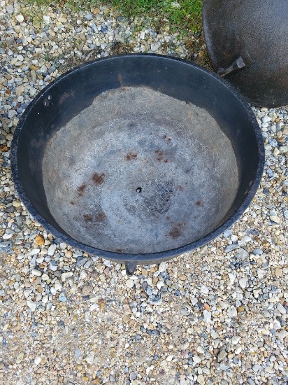 8gal Cast Iron Pot