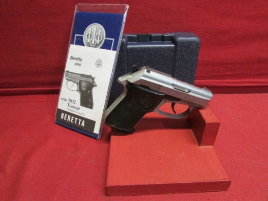 Beretta Tomcat Model 3032 .32cal Semi Auto Pistol