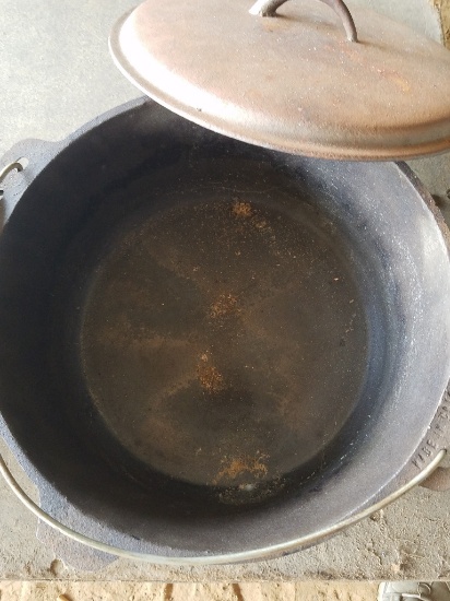 Dutch Oven W/ Lid