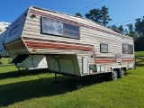 1983- 25ft Coachmen 5th Wheel Travel Trailer