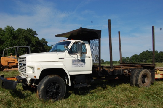 1986 Ford F8000 log truck