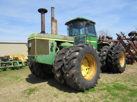 JD 8630 Tractor w/duals on front & back