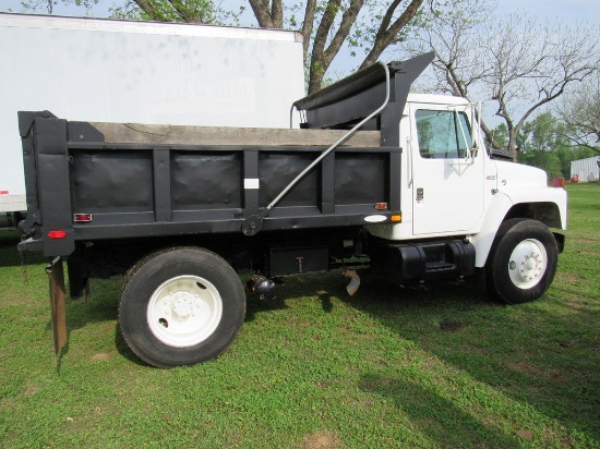 1983 International Dump Truck