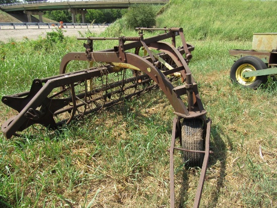 Side delivery hay rake
