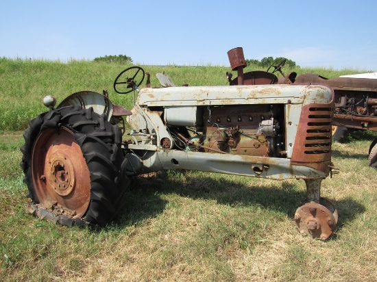 Oliver rowcrop tractor SALVAGE