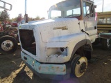 Ford L9000 Aeromax truck NO TITLE (Salvage)