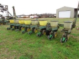 JD 7100 8 row planter w/markers