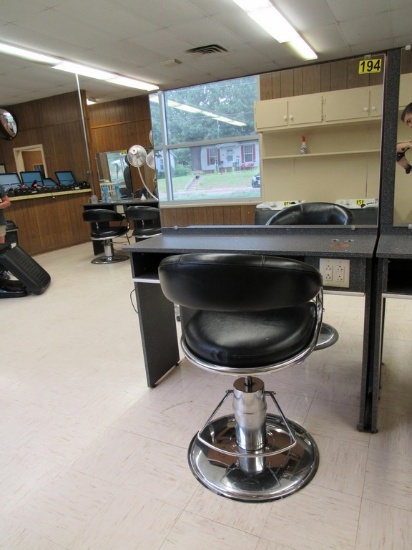 KAEMARK STYLING STATION W/CHAIR