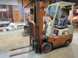 Datsun 3000 gas forklift w/side shift