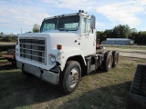 1982 International F2275 Truck