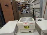 Universal overhead projector on cart