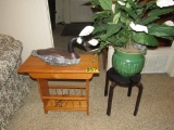 Plantstand w/plant, chairside table, decoy goose