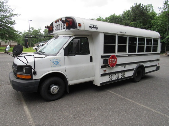 2003 Chevrolet Mid Bus