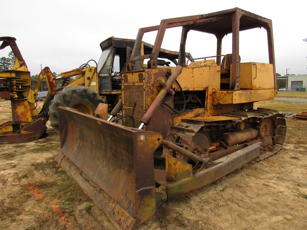 CASE 1450 DOZER Proxibid case-1450-dozer-proxibid