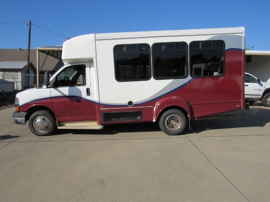 2013 Chevrolet Goshen Conversion Bus