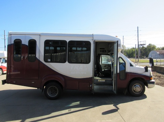 2013 Chevrolet Goshen Conversion Bus
