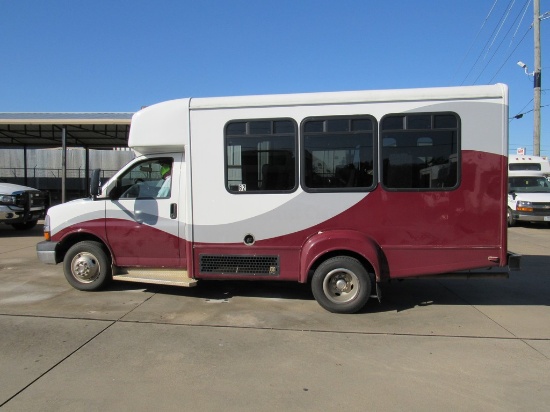 2013 Chevrolet Goshen Conversion Bus