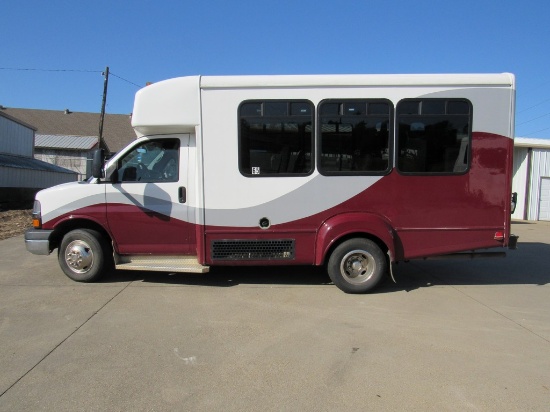 2013 Chevrolet Goshen Conversion Bus