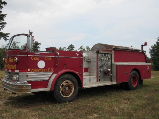 Mack Pierce Fire Truck w/title