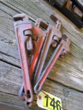 4 Pipe wrenches