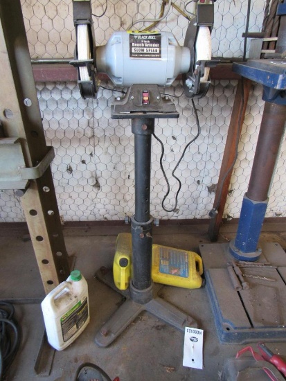 Black Bull 1/2 hp bench grinder w/stand 110 volt