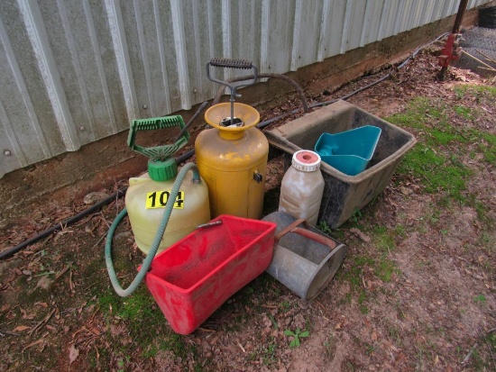 Pump sprayer and scoop
