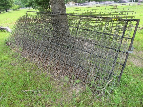(14) 16' cattle panels - GATE NOT INCLUDED