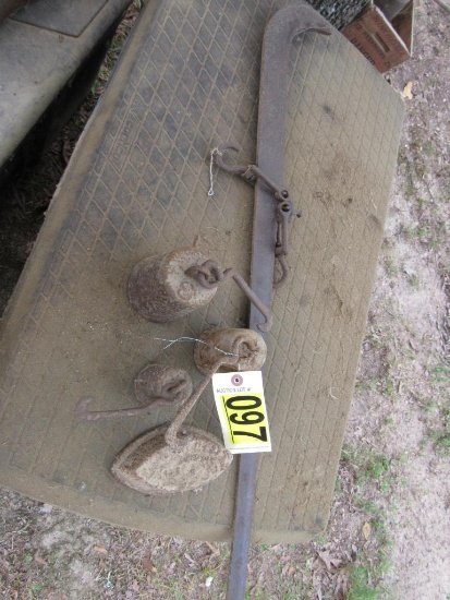 Cotton scale with weights