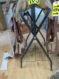 Metal saddle stand