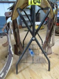 Metal saddle stand