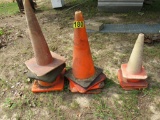 (11) traffic cones