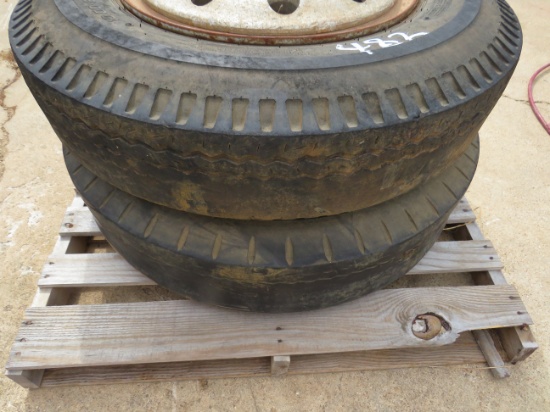 (2) aluminum rims with 10.00-22 tires