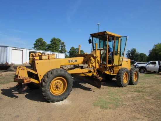 John Deere 570B Articulating Motor Grader